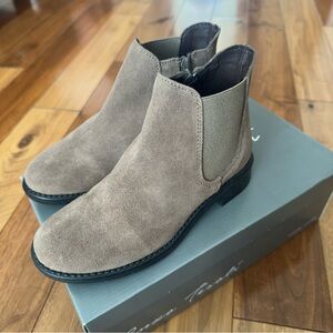 NWT Enzo Tesoti Girls Brown Suede Ankle Boots Girl's Size 2 Style #81070